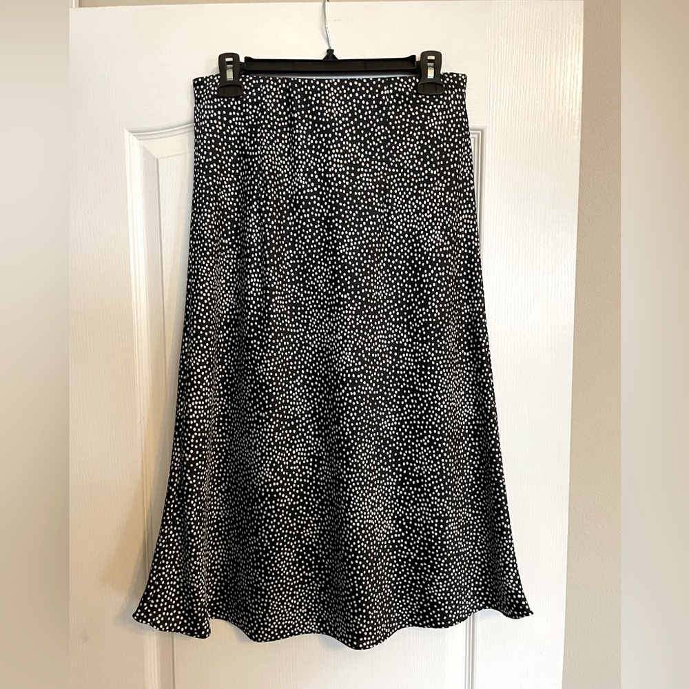 Loft Pull-On Midi Skirt in Black and White
